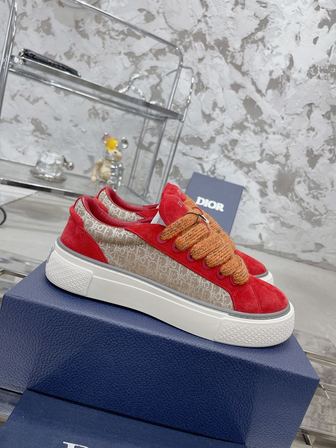 Sneakers