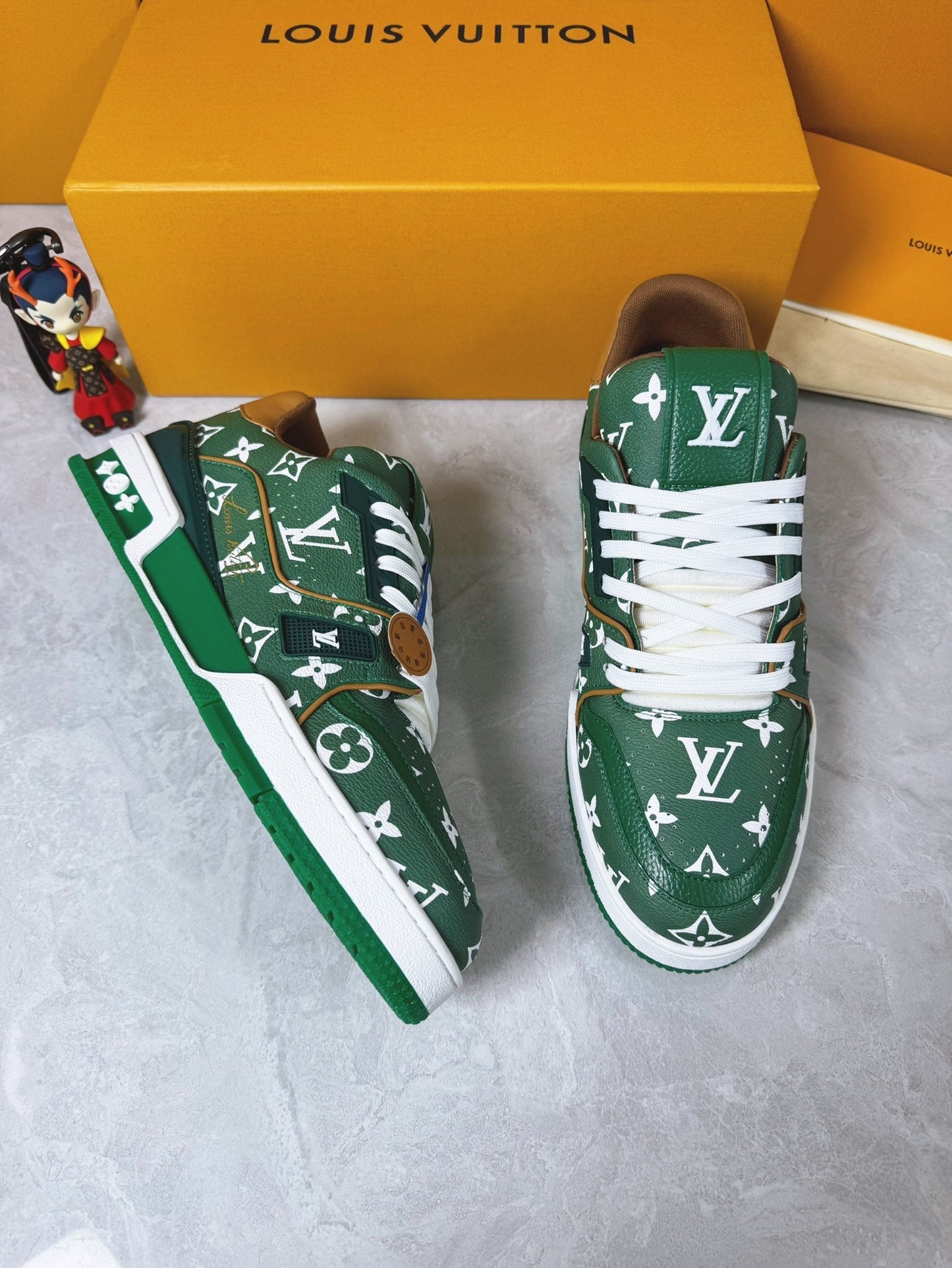 Sneakers