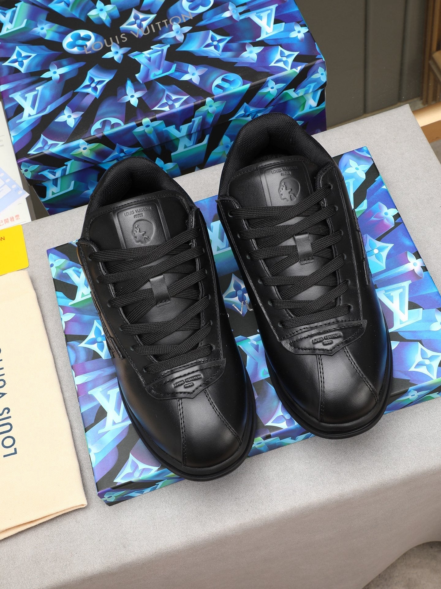 Sneakers