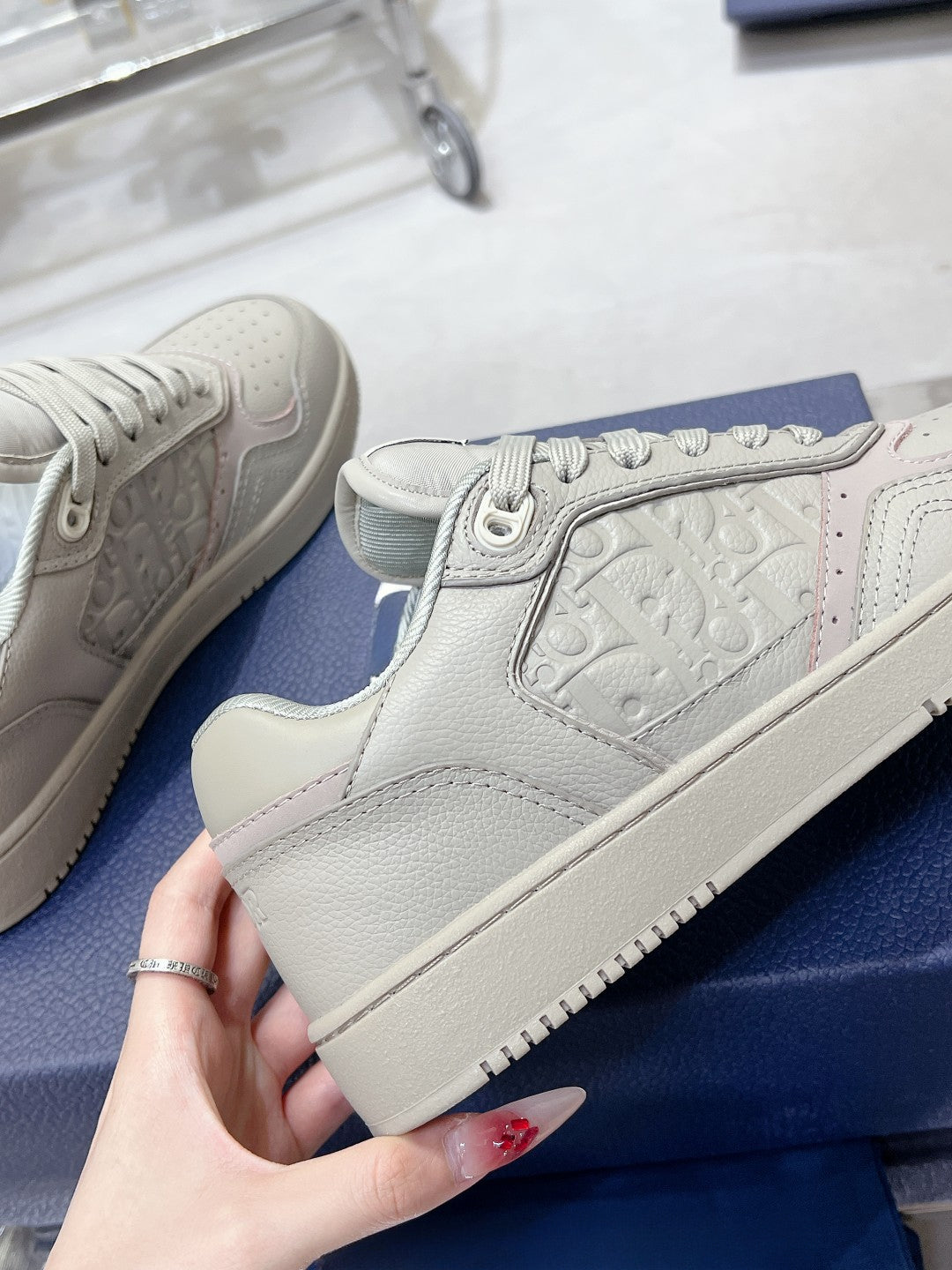 Sneakers