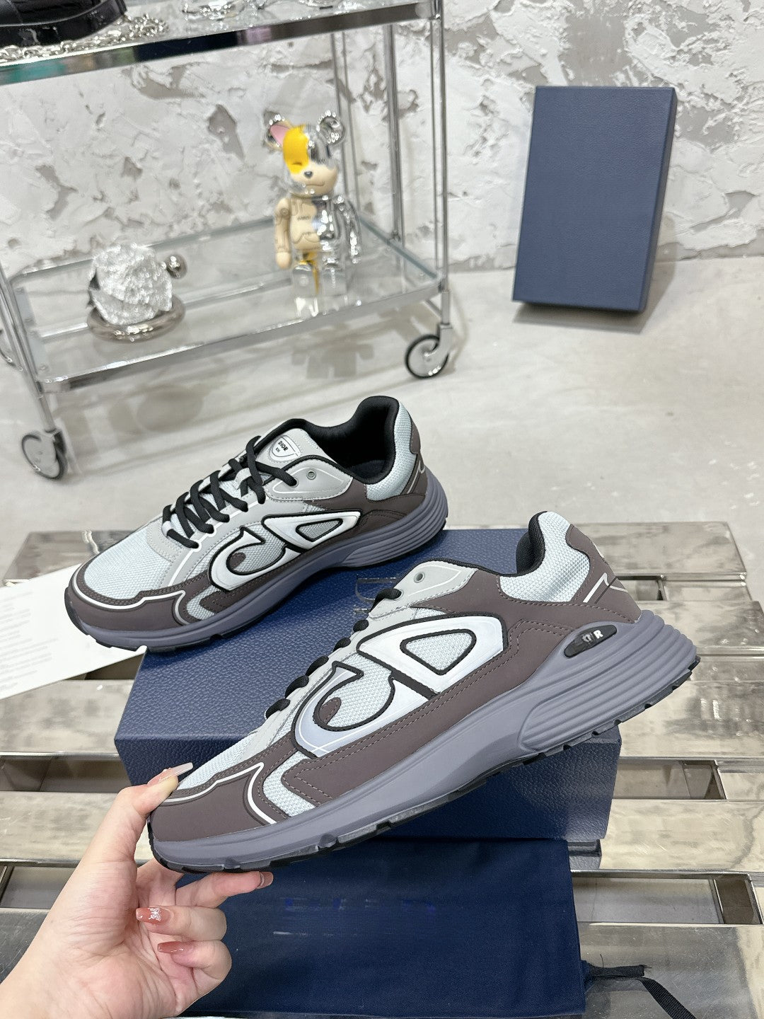 Sneakers
