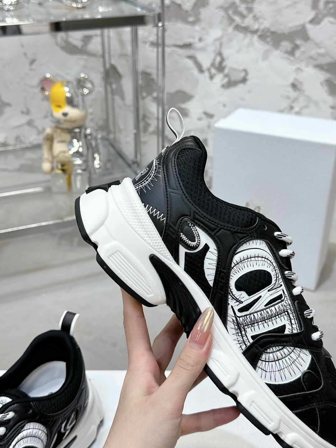 Sneakers