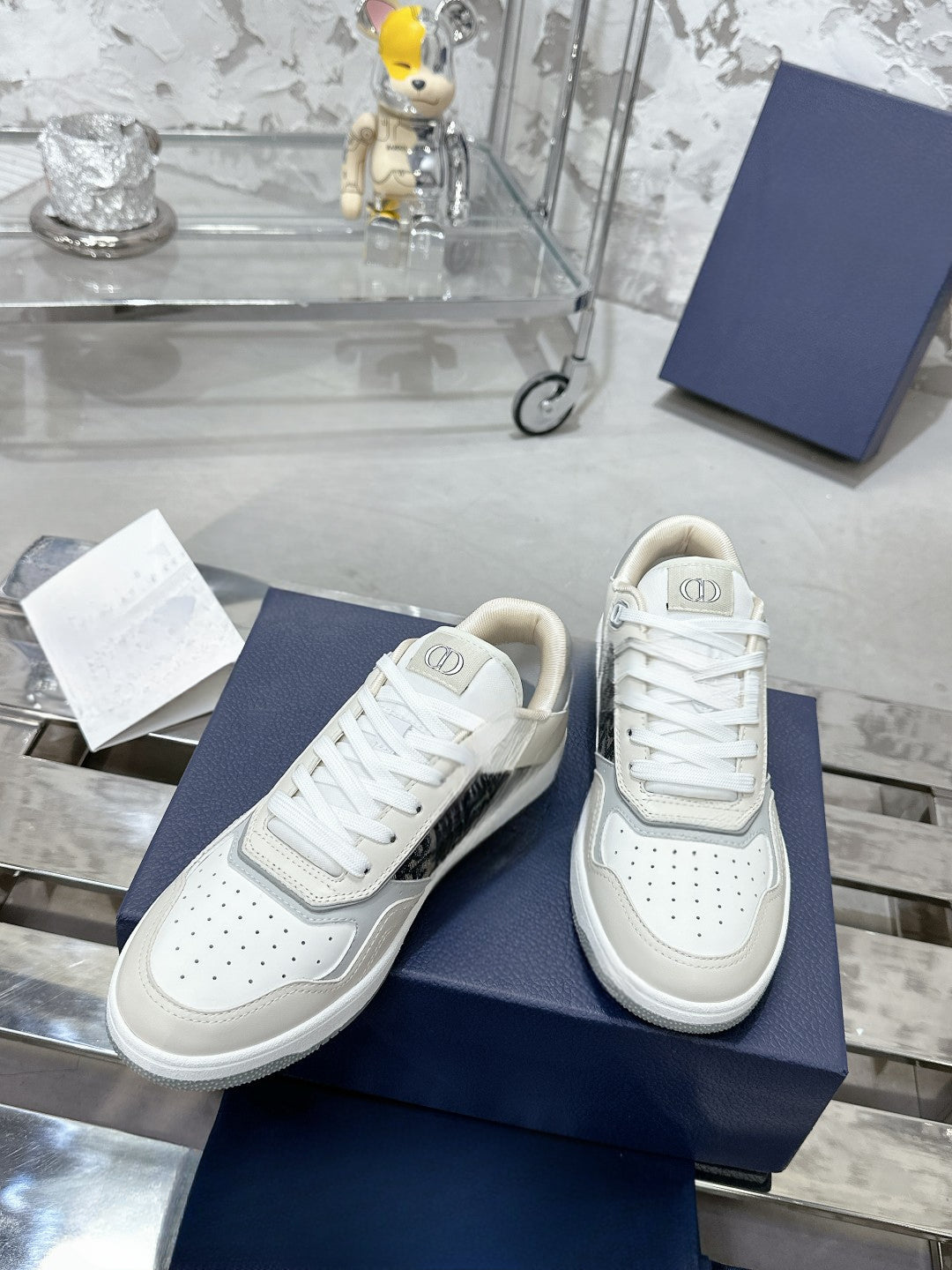 Sneakers