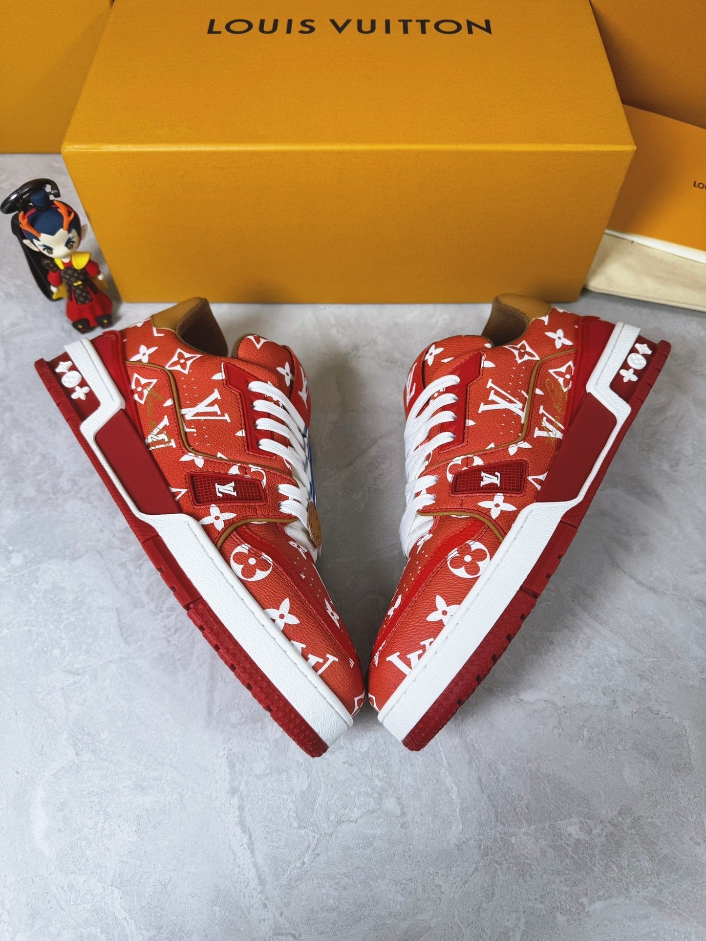 Sneakers