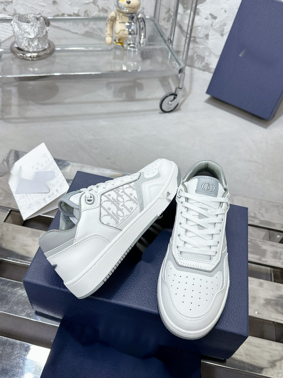 Sneakers
