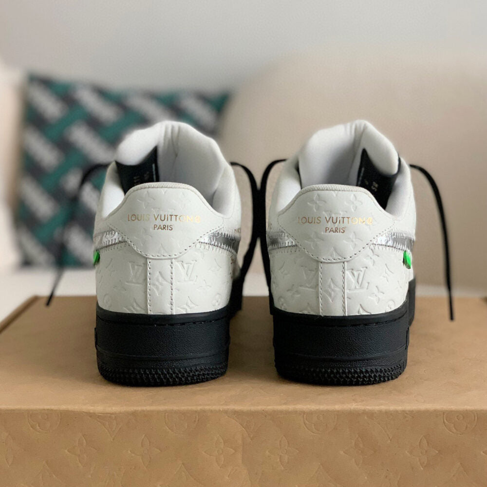 Sneaker