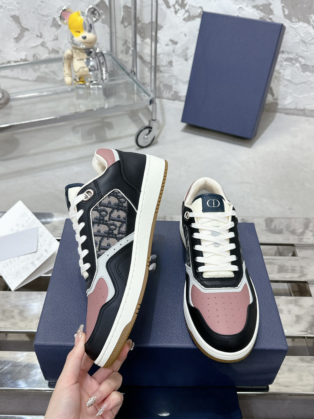 Sneakers