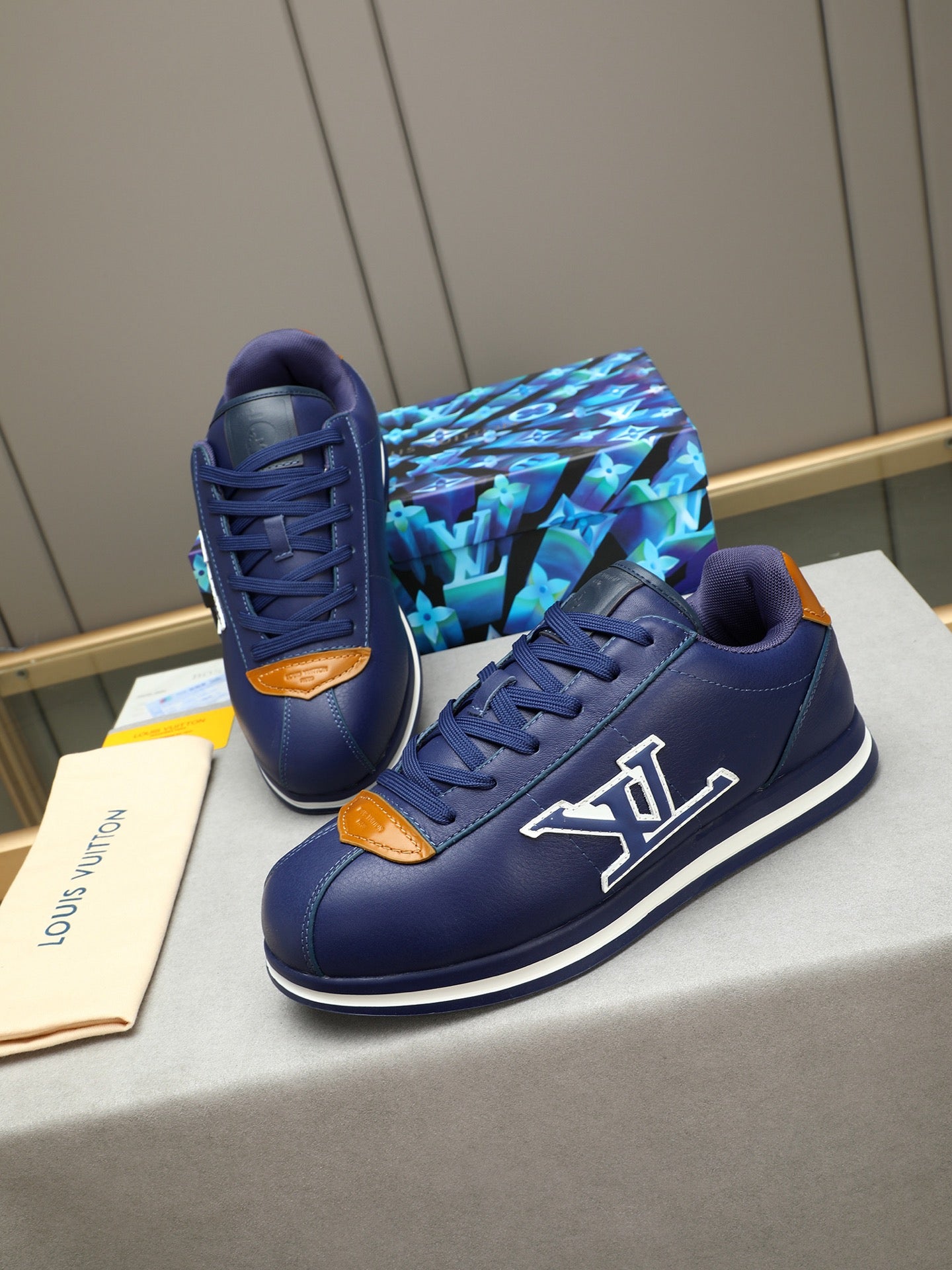 Sneakers