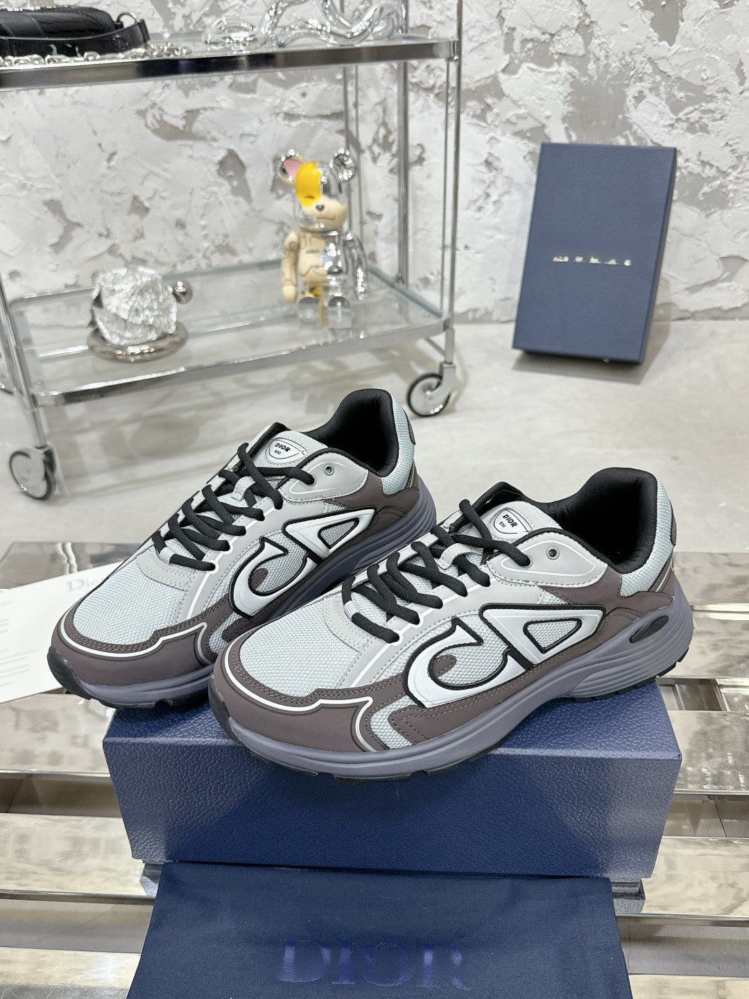 Sneakers