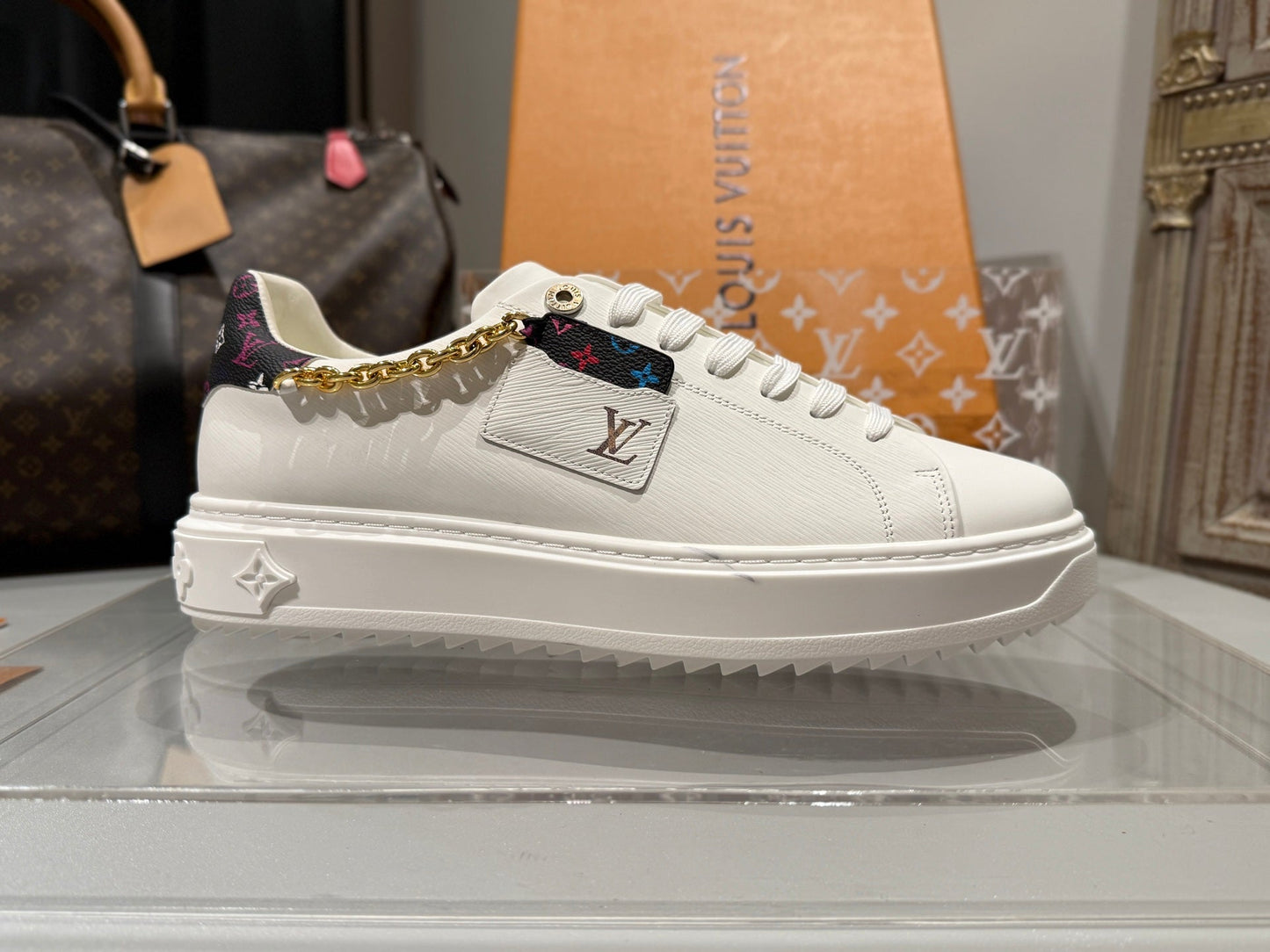 Sneakers