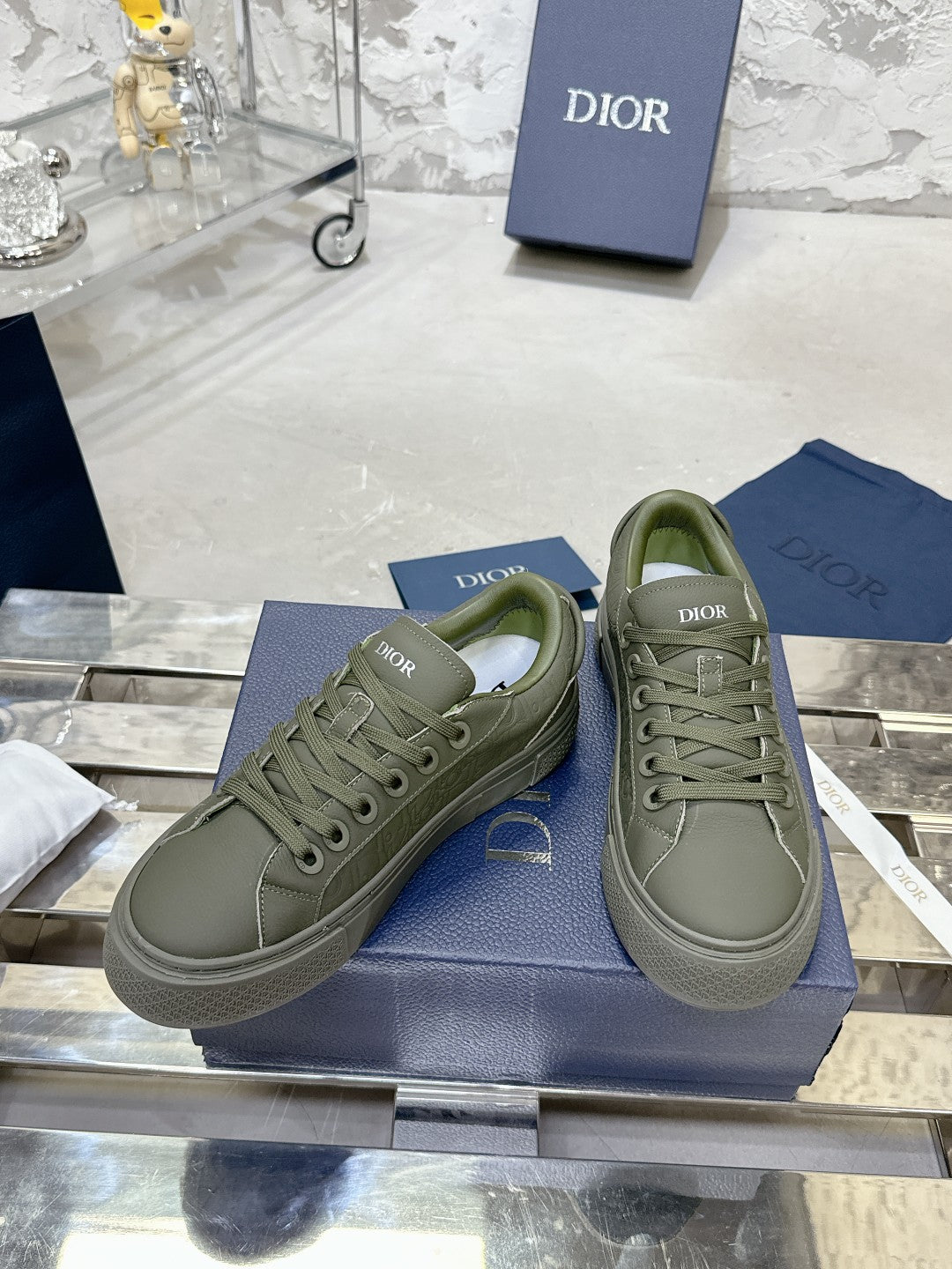 Sneakers
