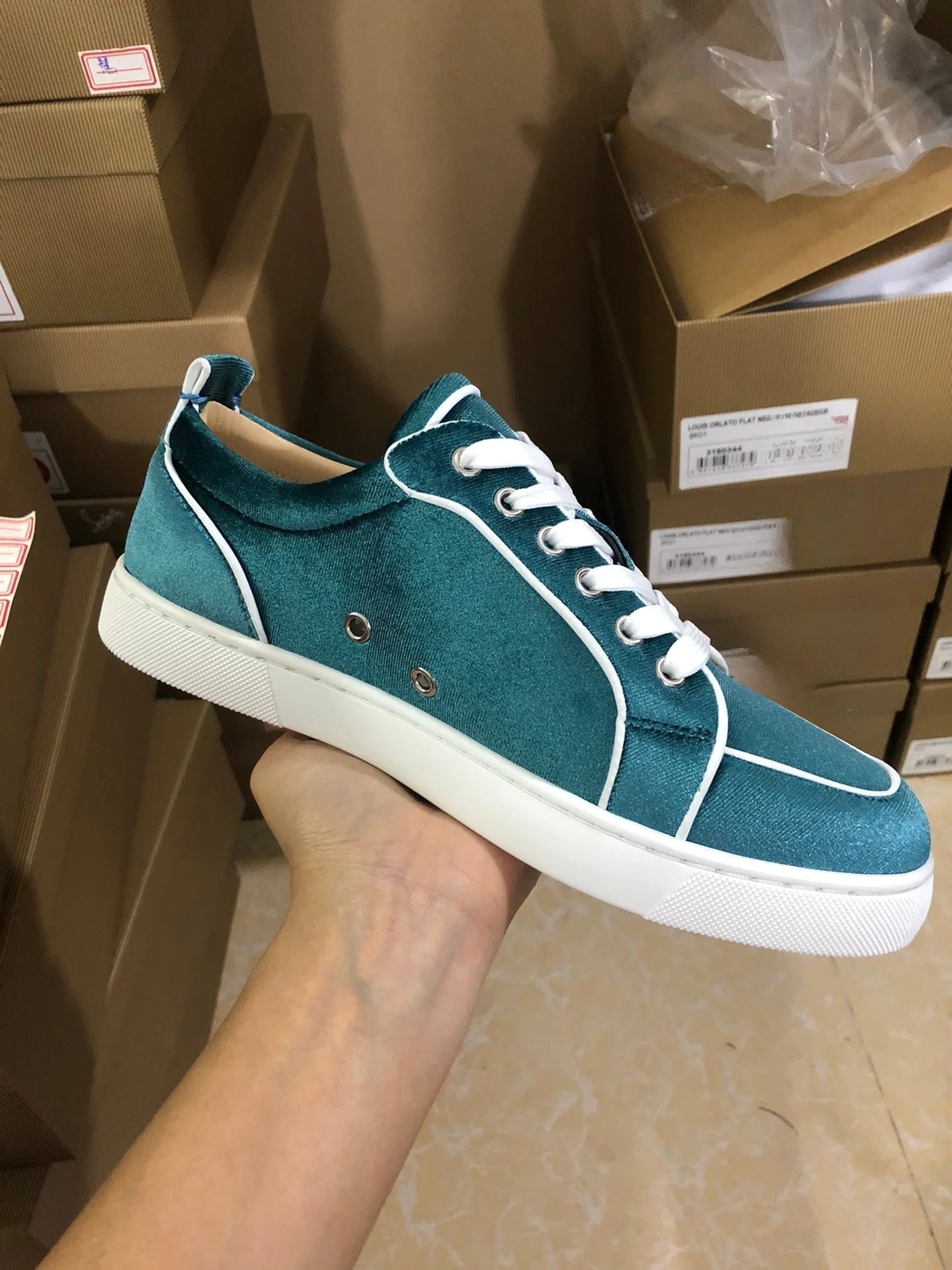 Sneaker