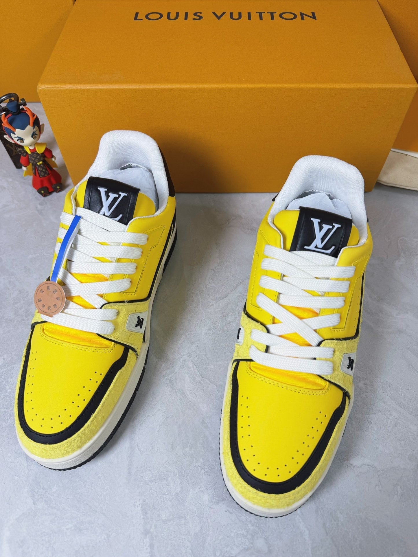 Sneakers