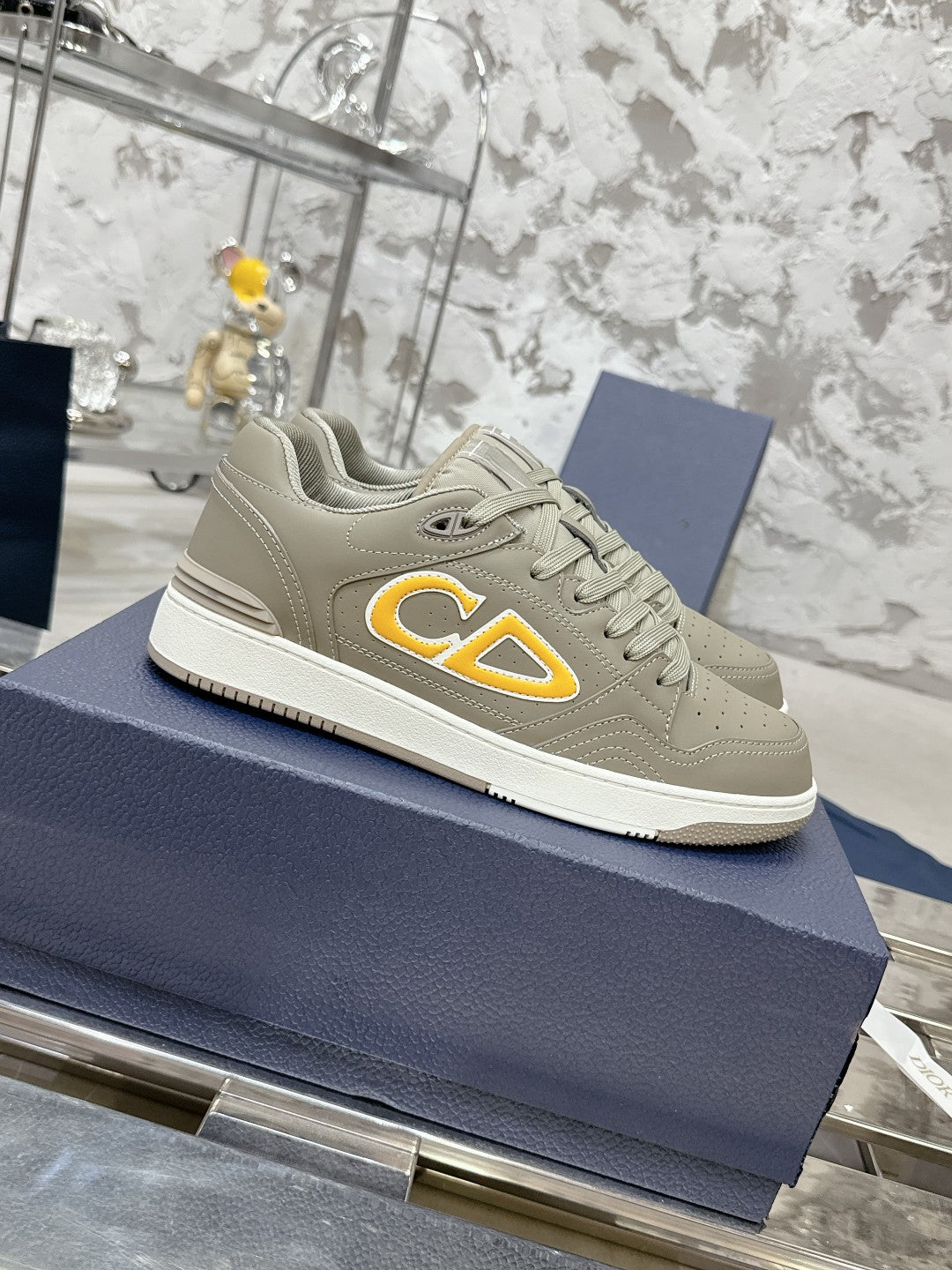 Sneakers