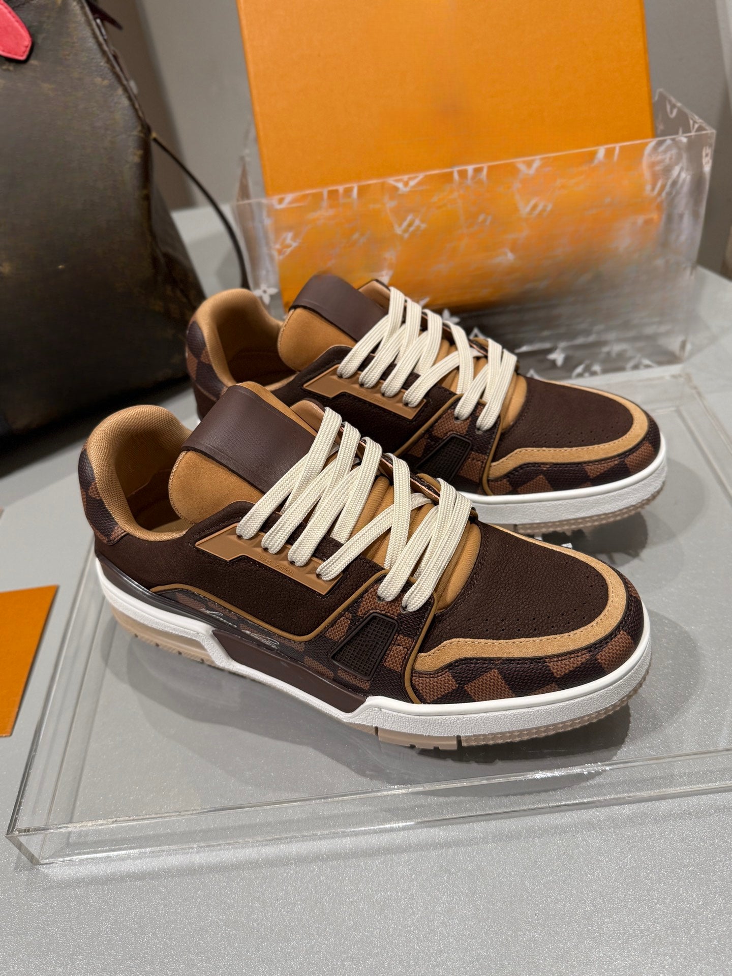 Sneakers