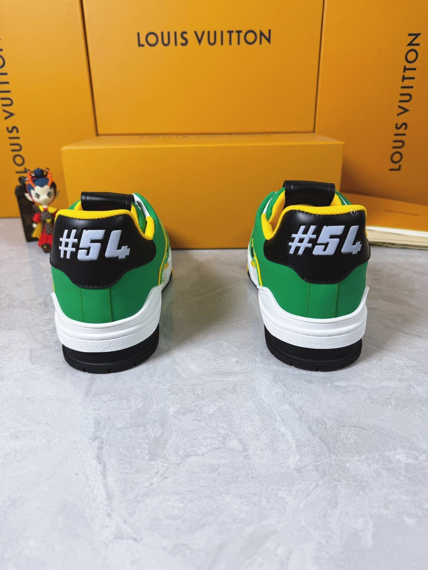 Sneakers