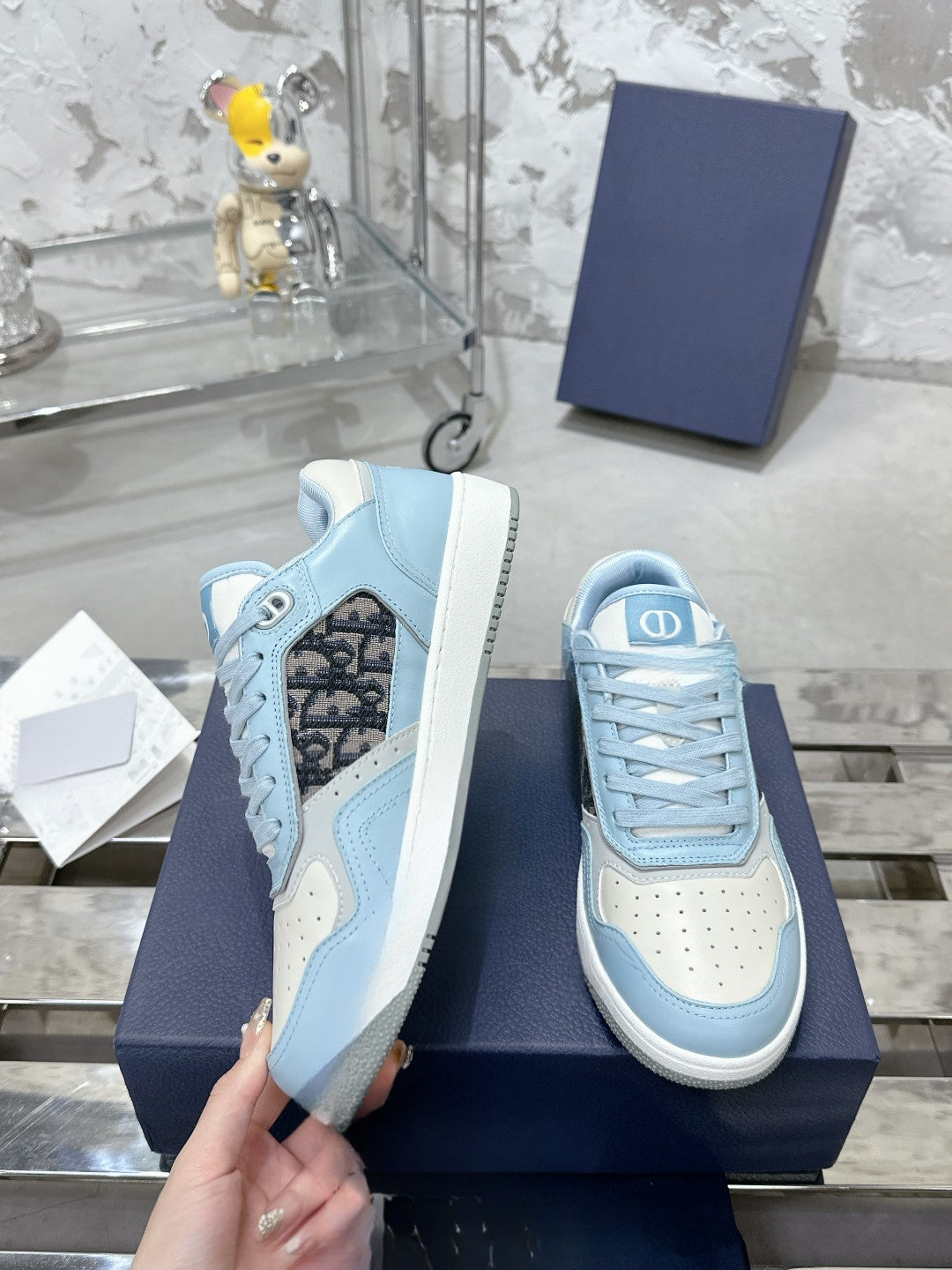 Sneakers
