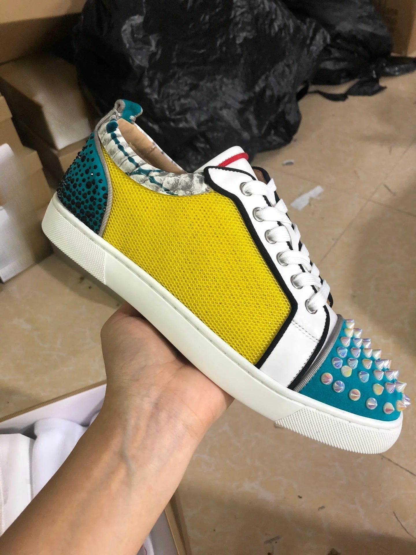 Sneaker