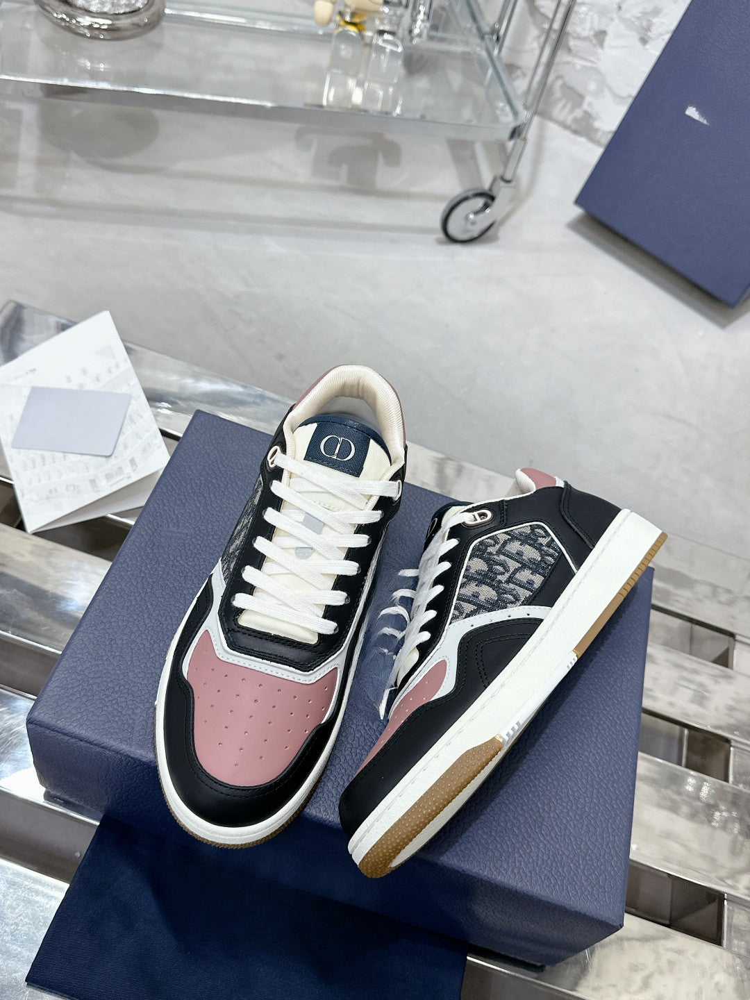 Sneakers
