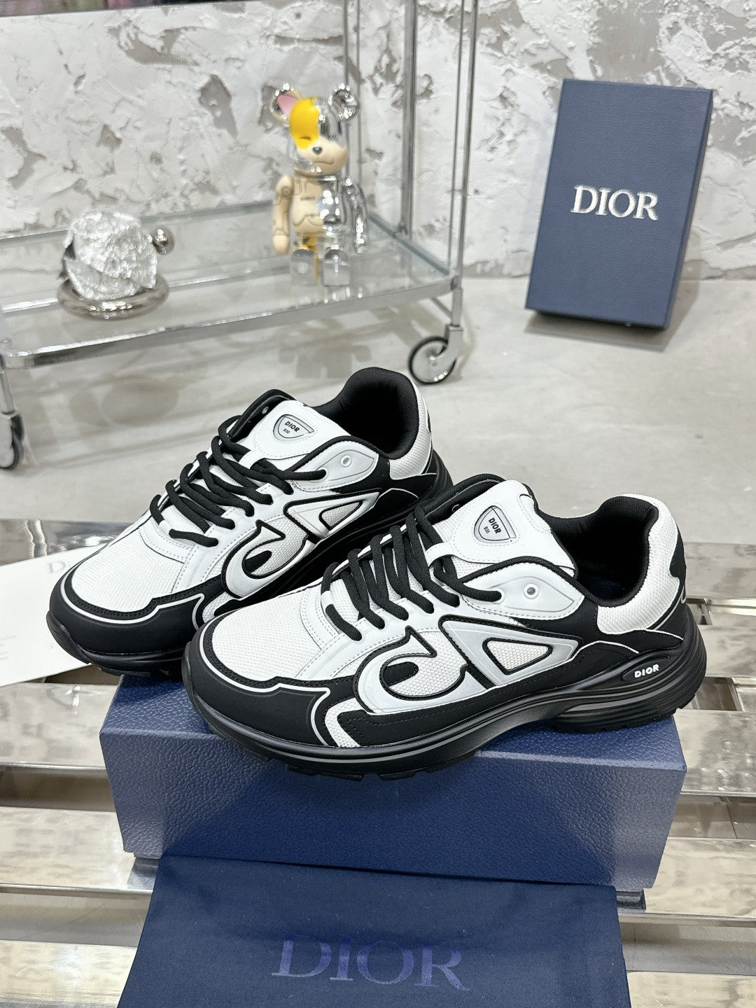Sneakers