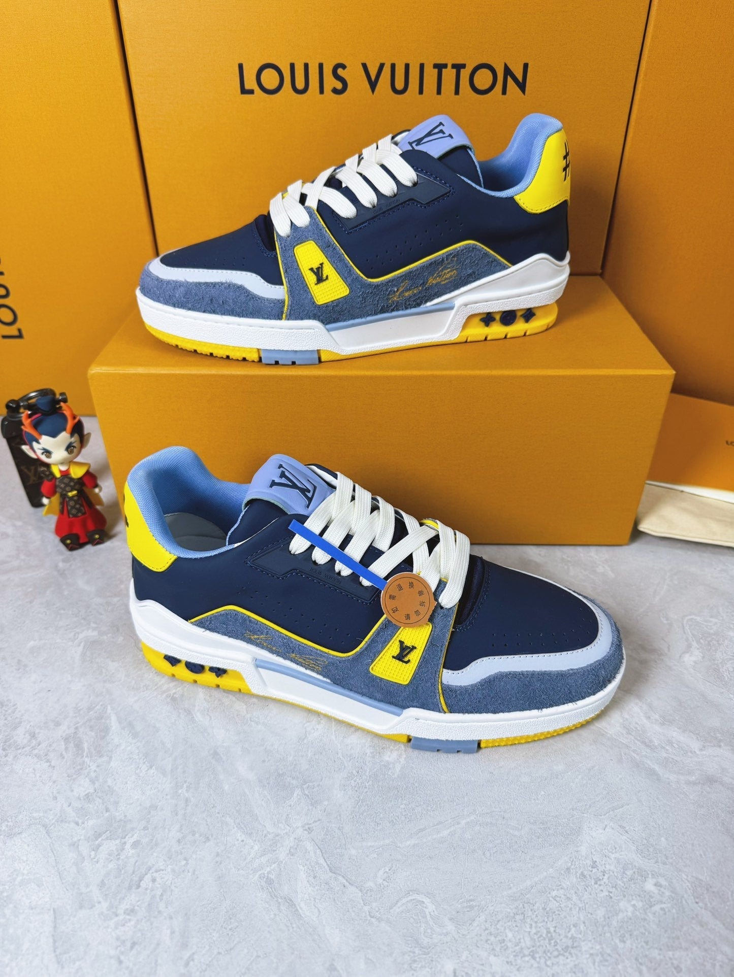 Sneakers