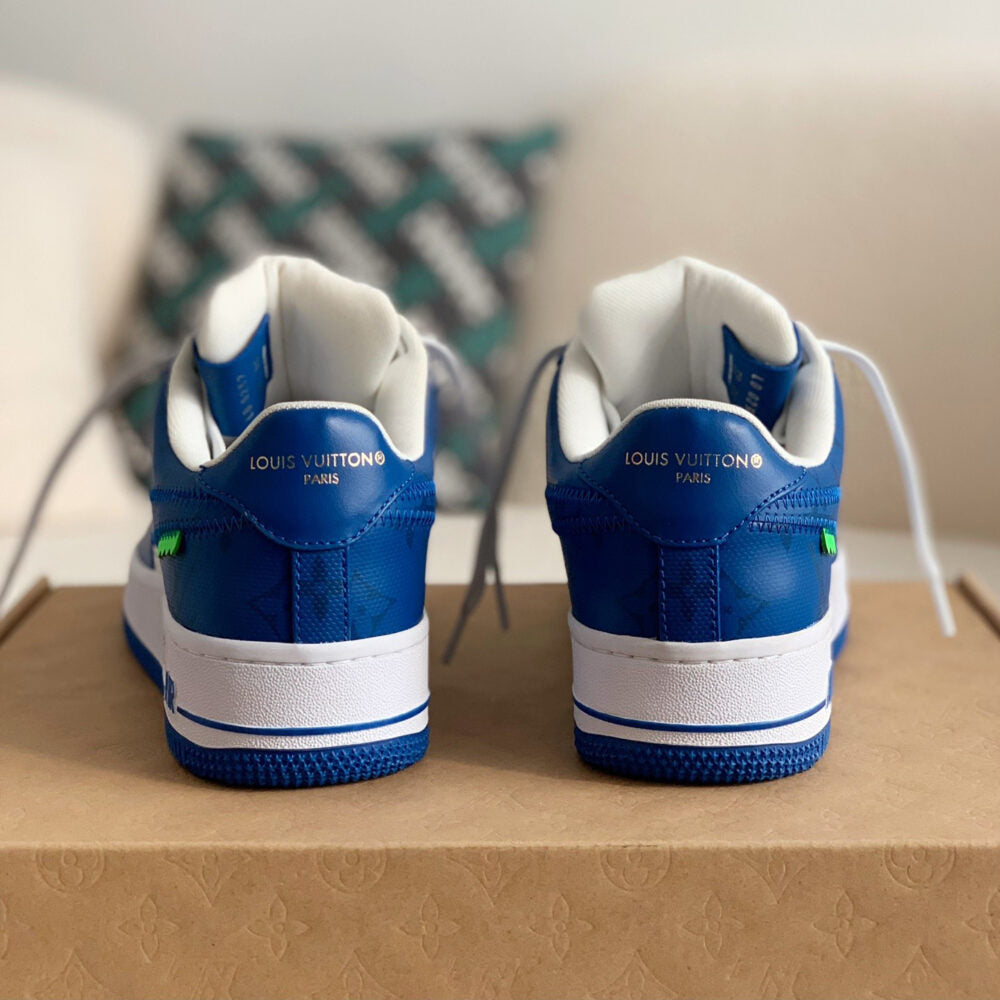 Sneaker