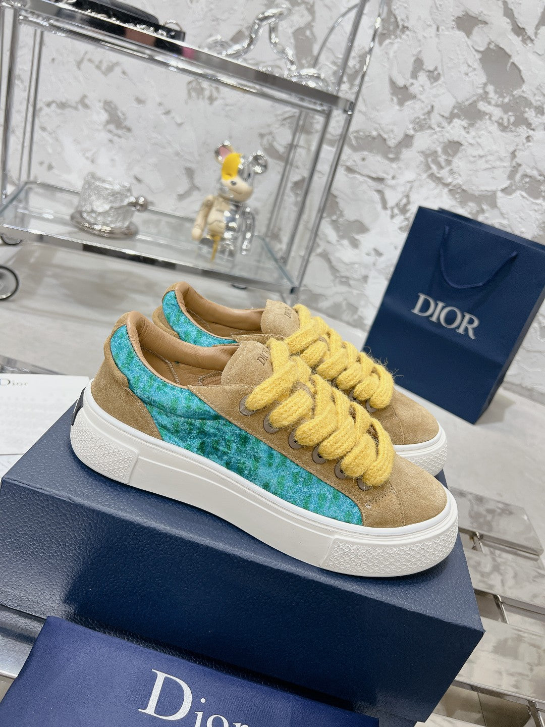 Sneakers