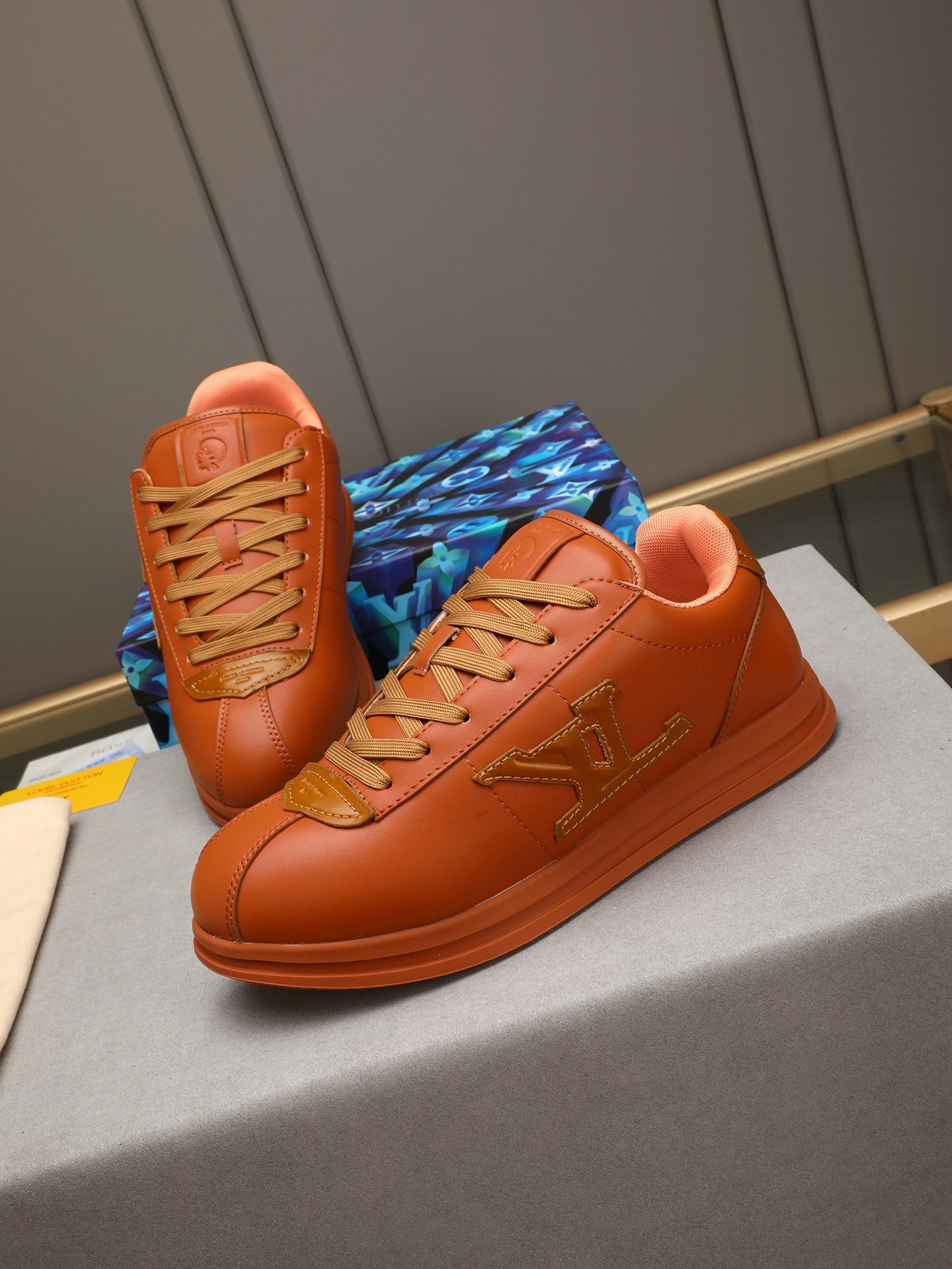 Sneakers