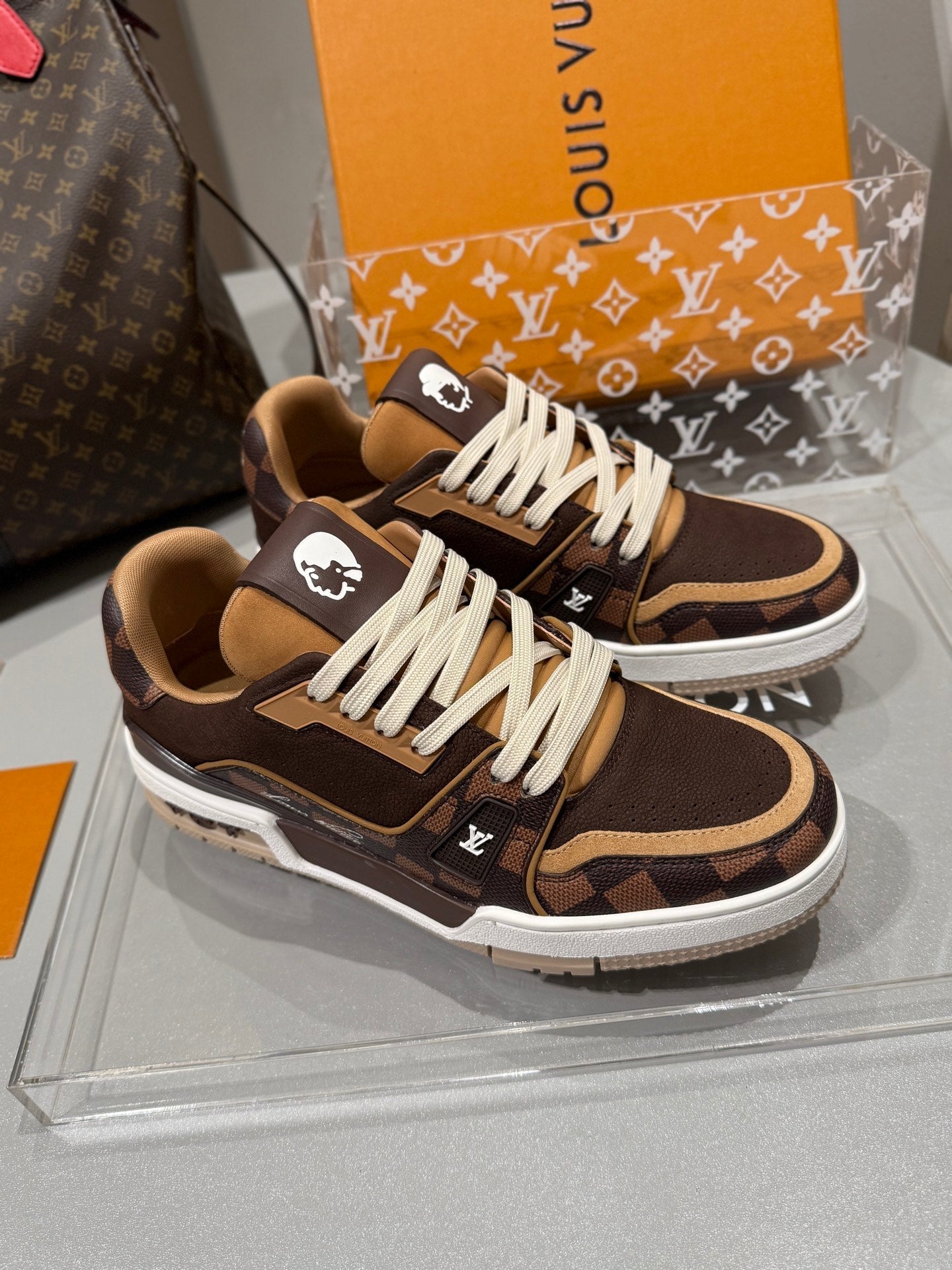 Sneakers