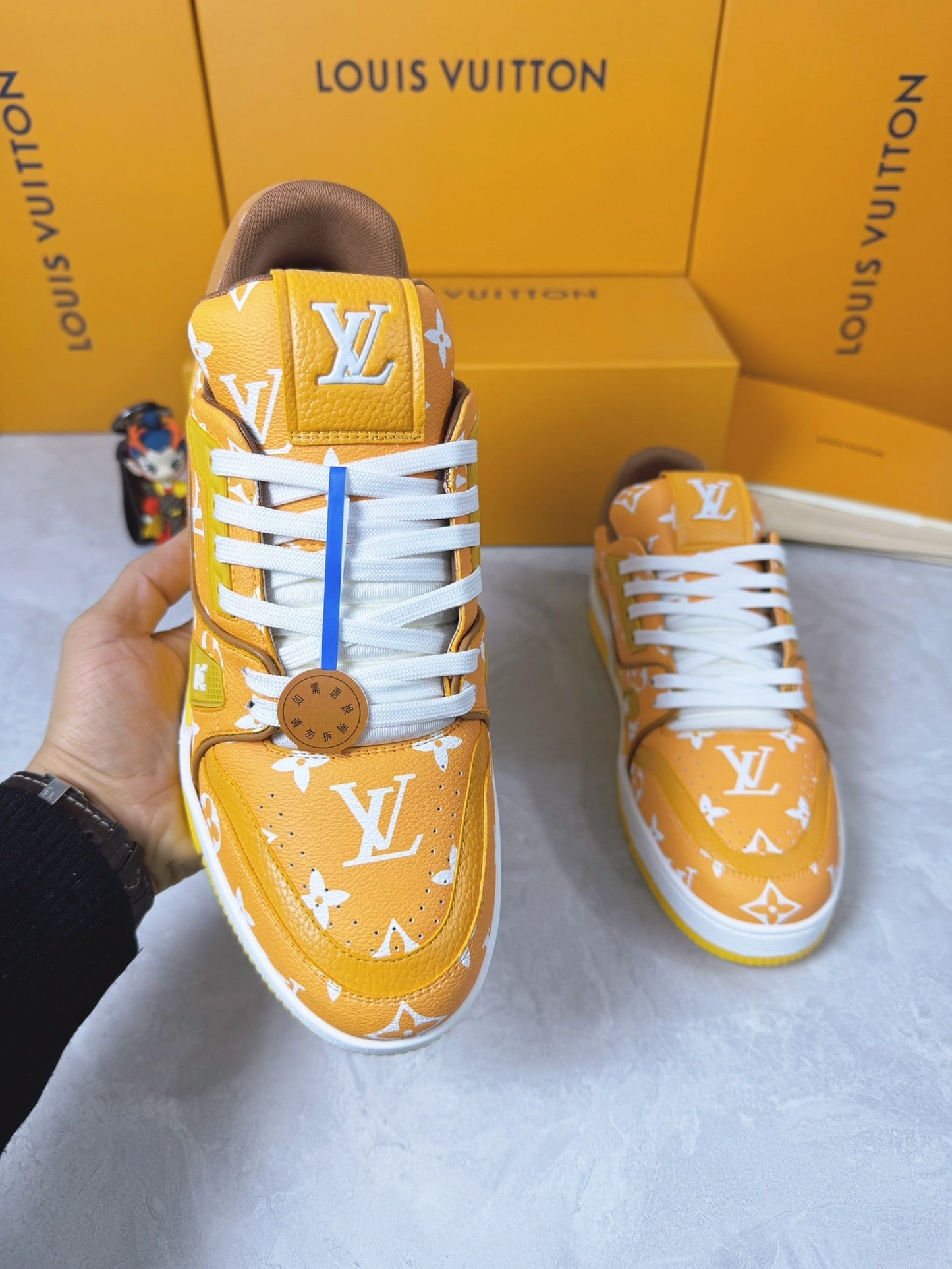 Sneakers
